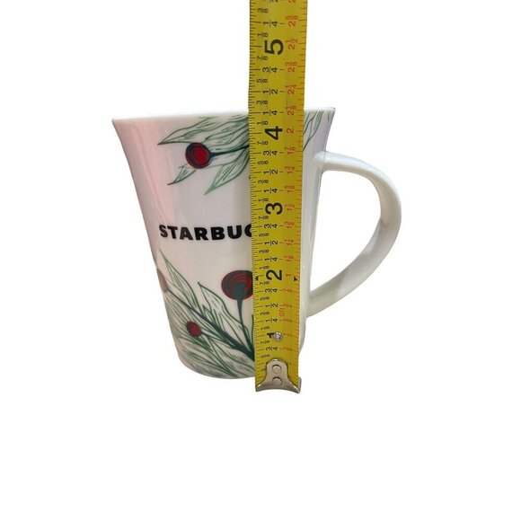 Starbucks Ceramic Mug Holiday 2020 Green leaves & Red Berries Design 10 oz. - Picture 7 of 7